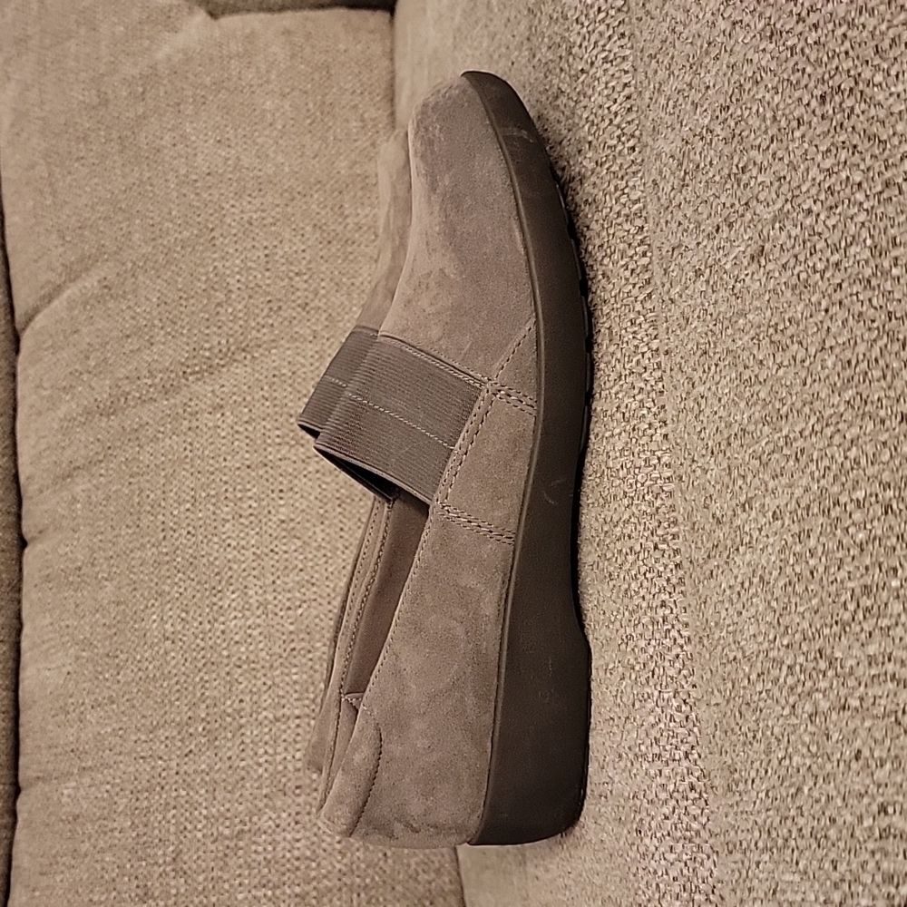 Gray Easy spirit shoes